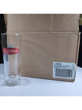Twelve (12) Brand New Sleeman Pilsner 20oz Heavy Beer Glasses - Bar Supplies